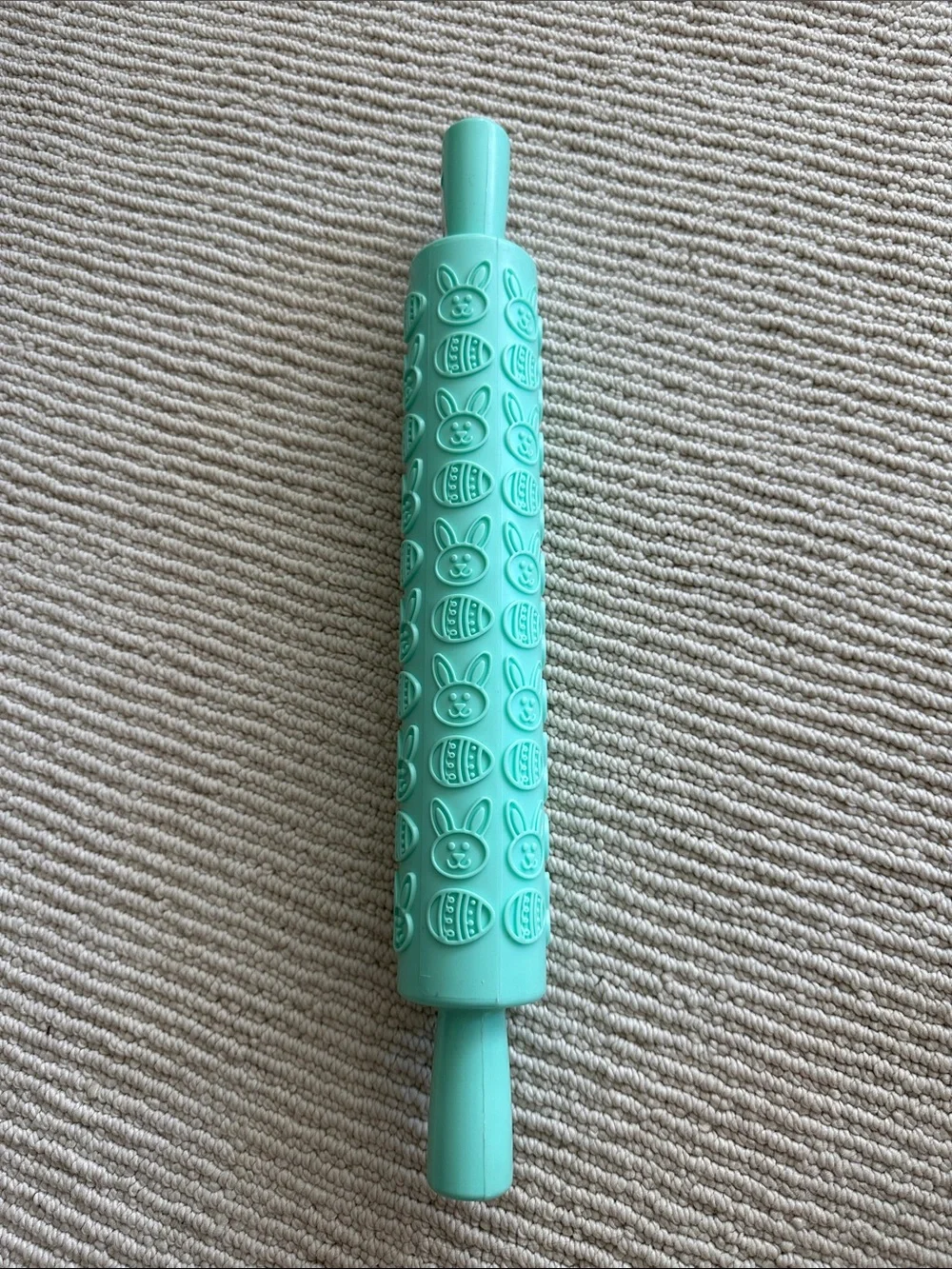 Martha Stewart Mint Green Embossing Rolling Pin with Bunny & Egg Pattern